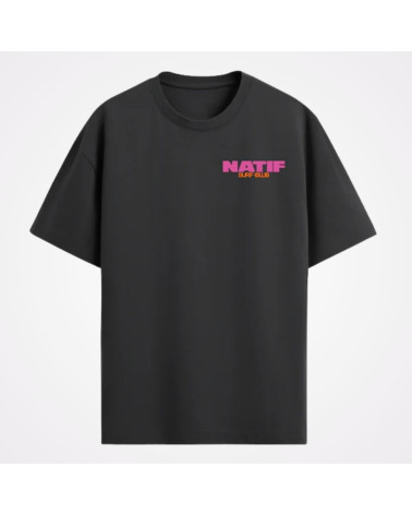 T-shirt Worldwide noir avec broderie rose sur la potirine, Natif. New Surf Dinan, Bretagne