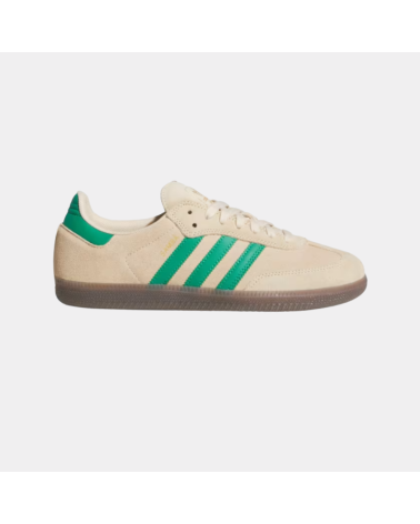 Chaussures de skate Adidas Samba ADV en cuir, disponibles en beige/vert et marron/noir.